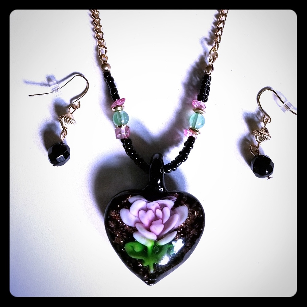 Flower Heart-shaped Pendant Necklace with Earrings